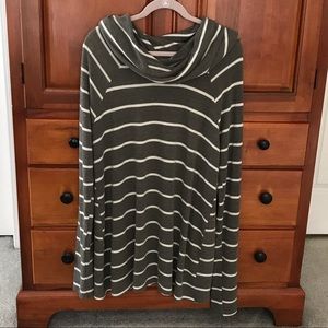 NWOT Adora cowl neck tunic